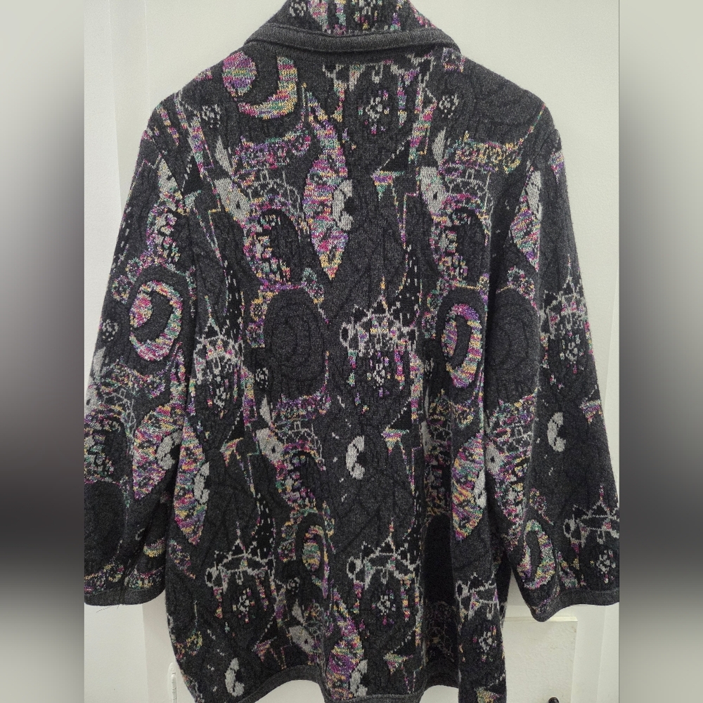 Women's Multicolor Patterned Jacket - Picture 2 of 3